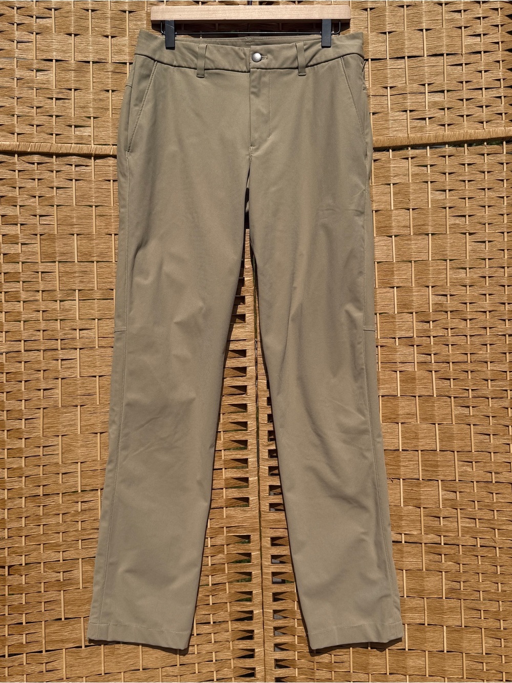 Lululemon‎ Men’s Pants Olive / Khaki Color